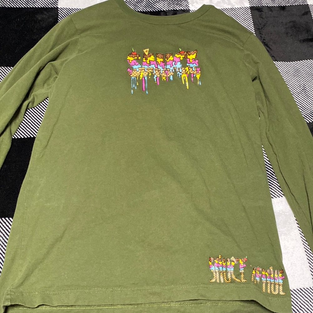 Brand sauce avenue size medium colors olive green words sauce In ice cream print